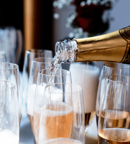 Sommerfest på charlottenlund slot Sommerfest på charlottenlund slot - firmafest til jer med champagne og bobler