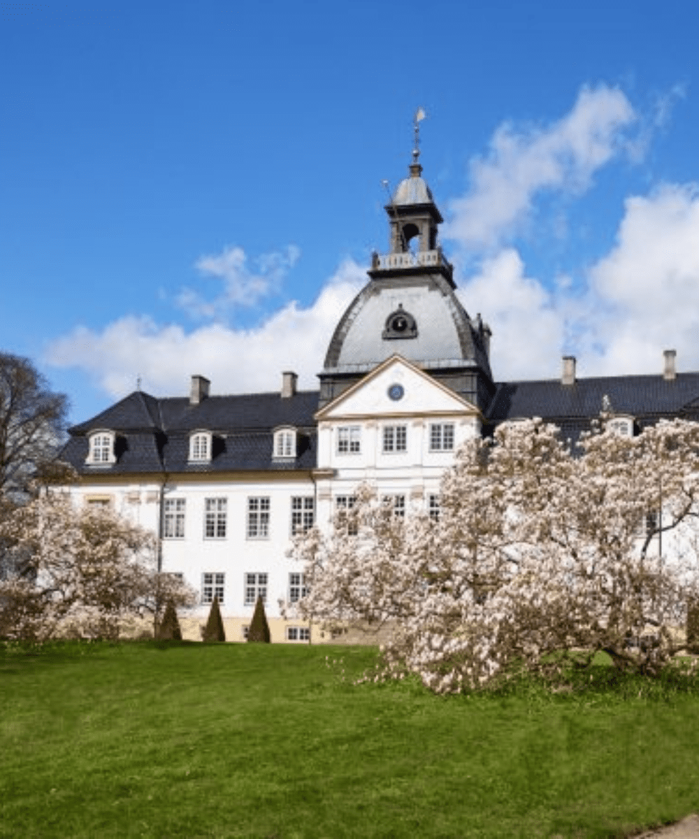 Charlottenlund Slot
